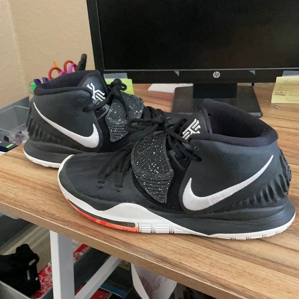 Kyrie basketball shoes